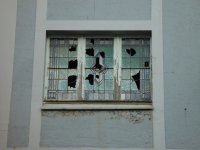 av04.jpg av04.jpg