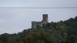 Burg Lahneck 2.jpg Burg Lahneck 2.jpg