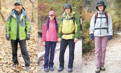 korean-touists-hiking-outfits[1].jpg