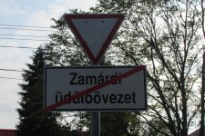 Ungarn-Straßenverkehr (9).JPG