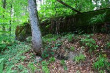 Schachtanlage im Wald12 (Small).JPG Schachtanlage im Wald12 (Small).JPG