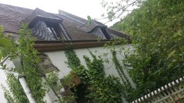Altes Wohnhaus vom Balkon aus.jpg Altes Wohnhaus vom Balkon aus.jpg