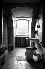 Bathroom_BW_HDR.jpg