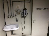 Rettungsraum + Telefone.jpeg