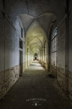 dark_hallway (2014).jpg