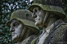 Kriegerdenkmal-5.JPG Kriegerdenkmal-5.JPG