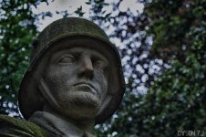 Kriegerdenkmal-7.JPG Kriegerdenkmal-7.JPG