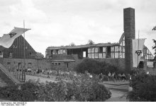 Bundesarchiv_Bild_194-0236-10,_CVJM_Düsseldorf,_Sommerfreizeit.jpg