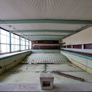 Schwimmhalle4.jpg