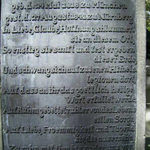 Nürnberg Militärfriedhof Gruft Tafel.jpg