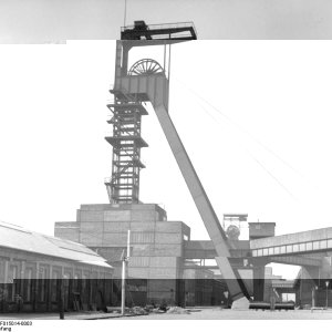 792px-Bundesarchiv_B_145_Bild-F015014-0003,_Duisburg-Hamborn,_Kohlebergbau.jpg