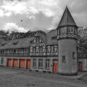 Schloß Eller Wirtschaftsgebäude (2).jpg