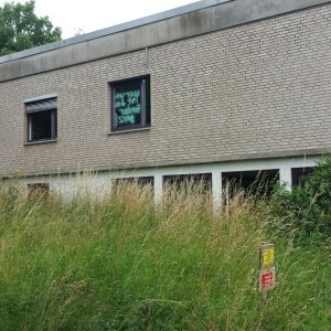 Neue Klinik Front.jpg