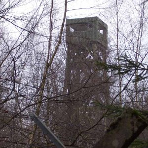 Wachturm; leider schon von Vandalen aufgearbeitet.JPG