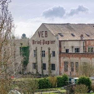 800px-Torgau_Naundorfer_Strasse_Fassadenbeschriftung.jpg