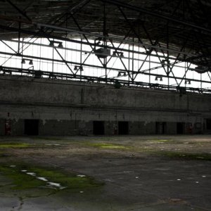 Langendiebach Hangars12 (Medium).JPG