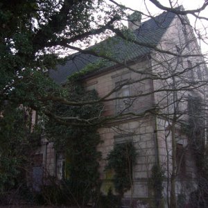 villa_e.JPG