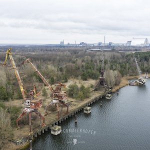 cranes_of_chernobyl (2020) Kopie.jpg