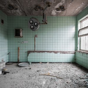 abandoned_surgery_in_pripyat (2020) Kopie_1.jpg