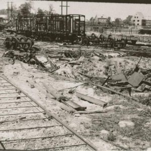 Verladebahnhof Hintergrund Bahnsiedlung.jpg