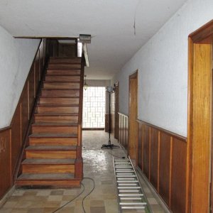 Neubau Flur Treppe.jpg