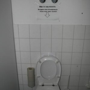 IMG_3478_kl_SchwesternWH_Toilette.JPG