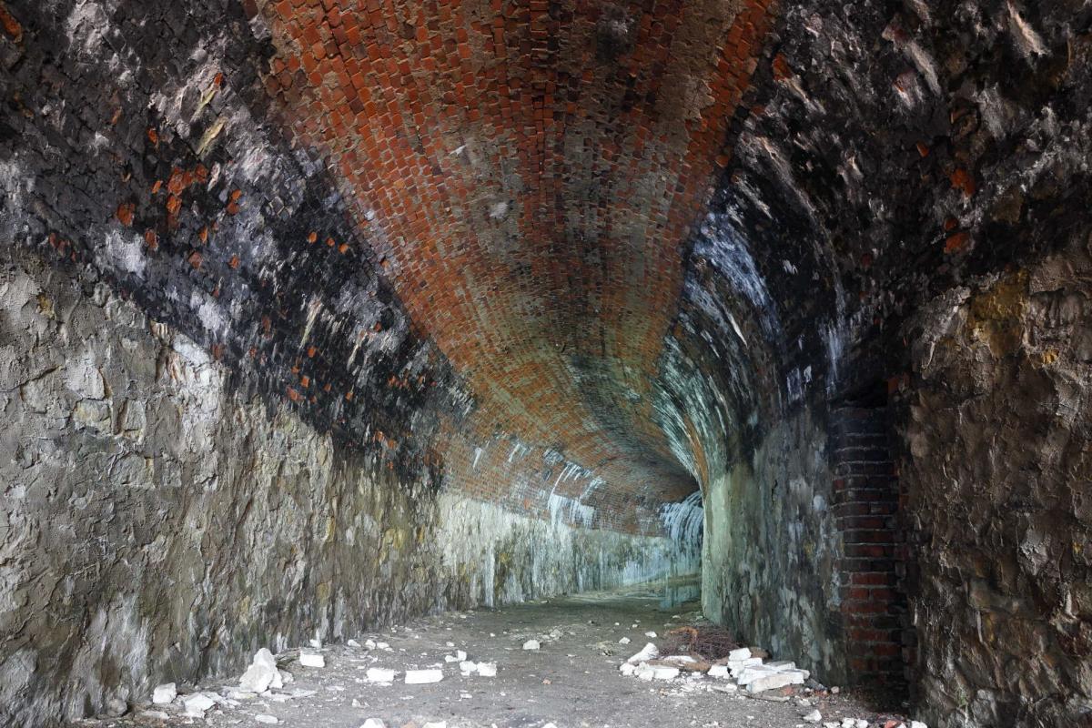 2016-04-08 tunnel und kalkofen in hilter (18).JPG