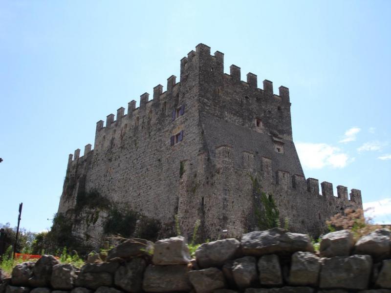 006 Castello Tenno.JPG