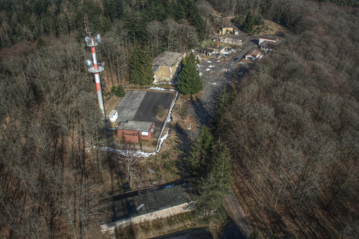 2015-04-09_16-55-27 Funkturm Langerkopf + Bunker Kindsbach.jpg