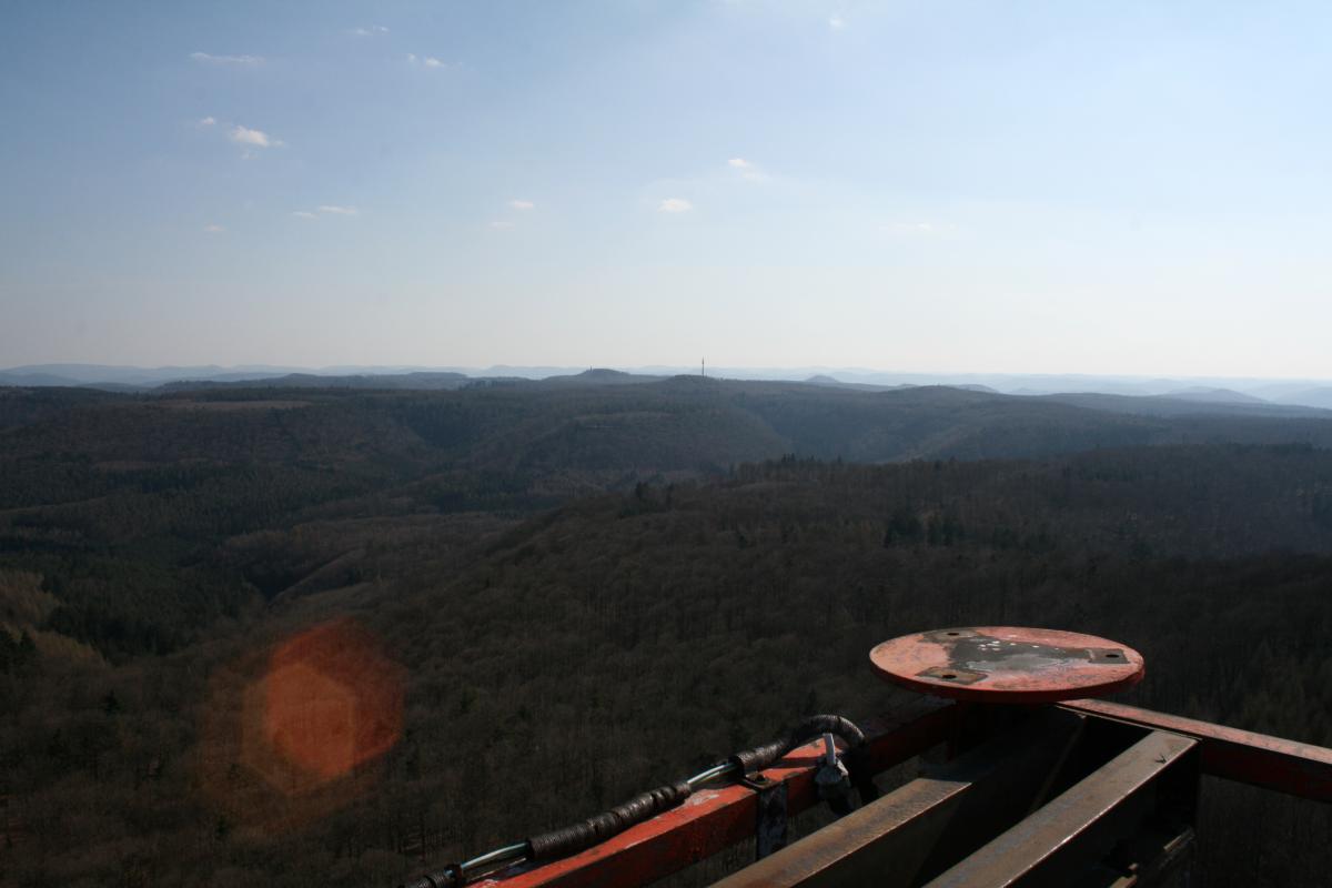 2015-04-09_17-01-43 Funkturm Langerkopf + Bunker Kindsbach.JPG