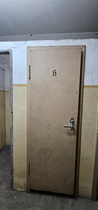 20250402_185902.jpg