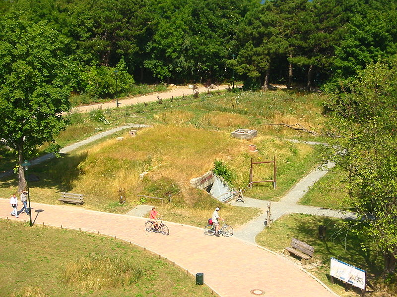 800px-Kap_Arkona_-_Leuchtturm-Aussicht_-_Arkona-Bunker_2.jpg