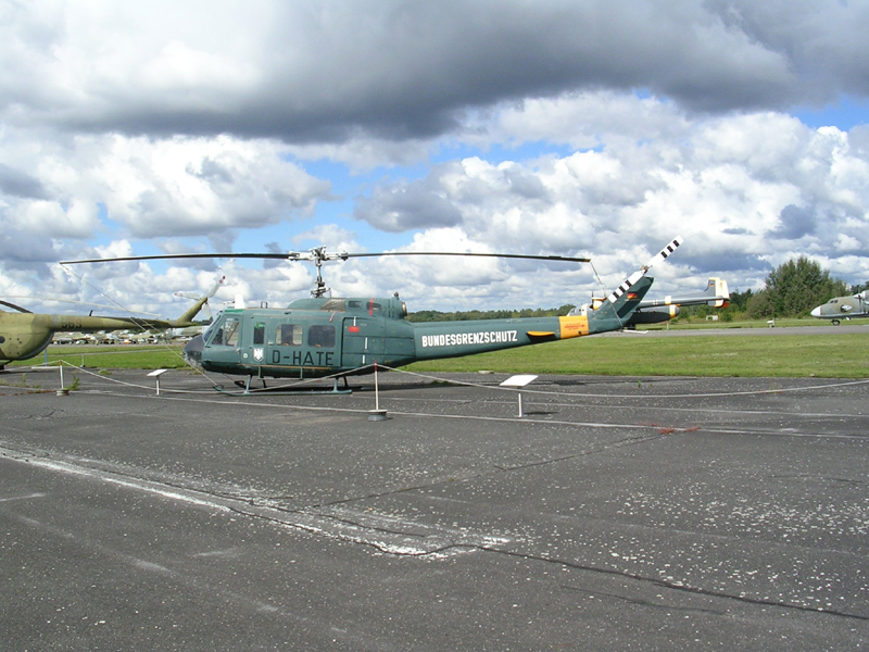 Bell UH-1D.JPG