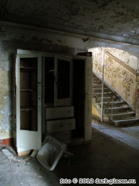 dark-places_sanatorium_C_06.jpg