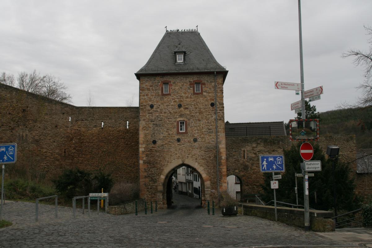 Heisterbachertor aussen 1.JPG