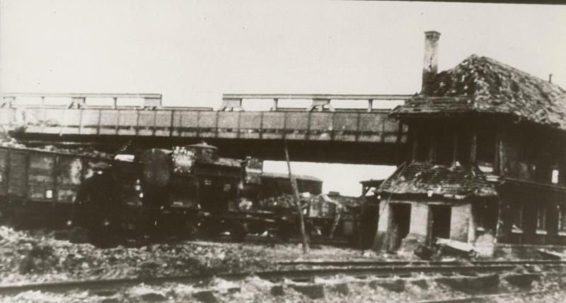 Hohe Brücke nach Angriff 1.jpg