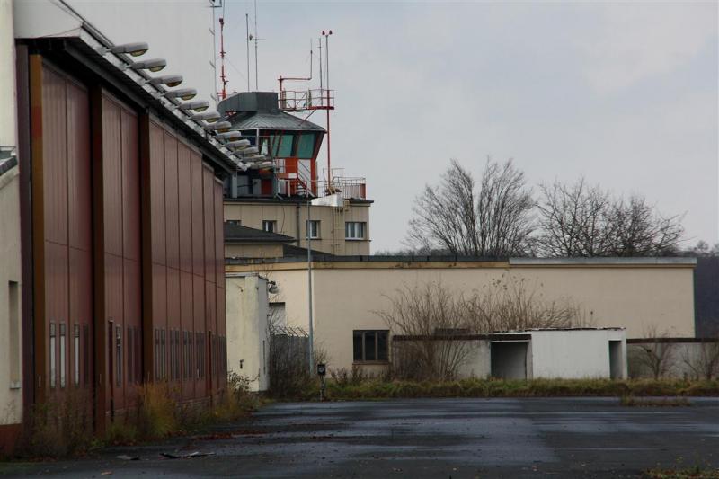 Langendiebach Hangars28 (Medium).JPG