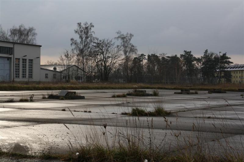 Langendiebach Hangars3 (Medium).JPG