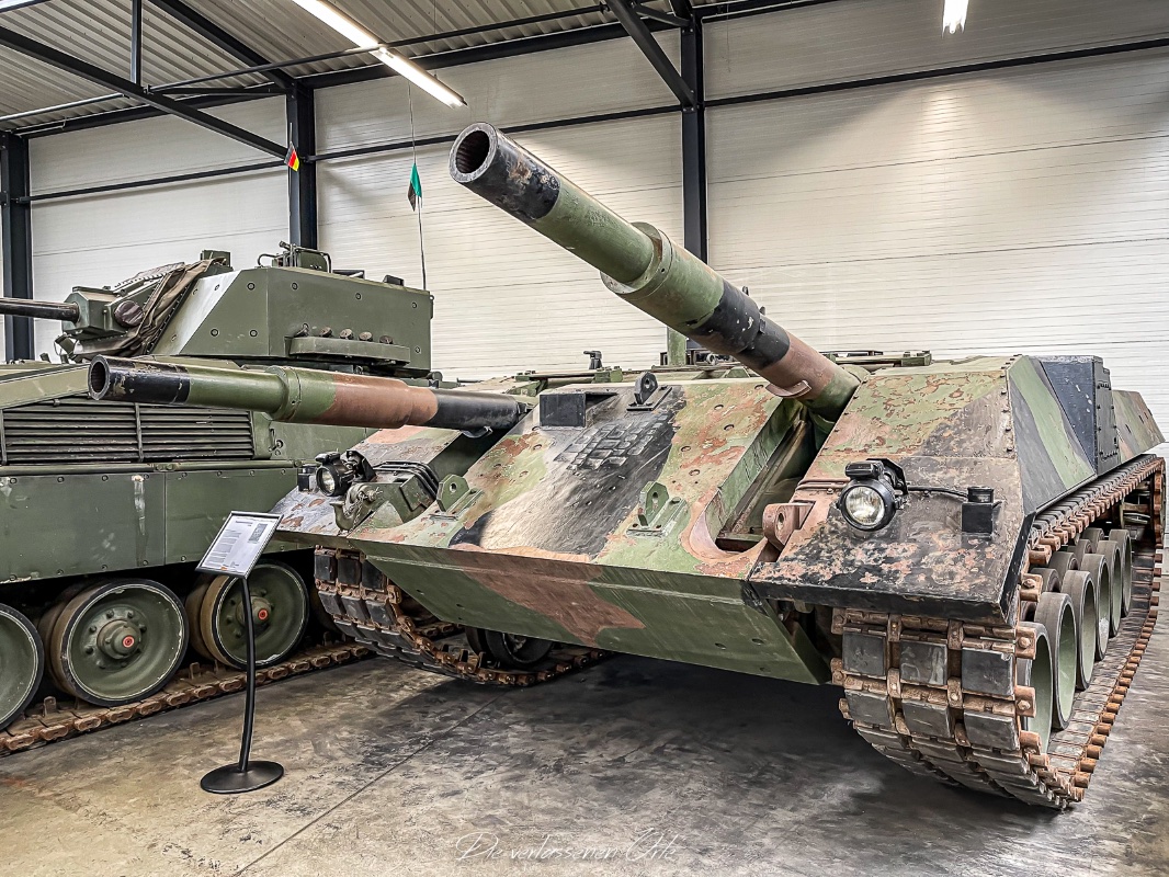 Panzermuseum Munster - 80.jpg