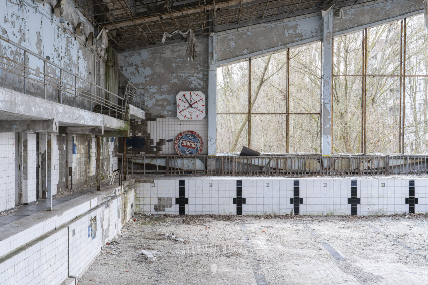 pripyat_azure_swimming_pool (2020) Kopie.jpg