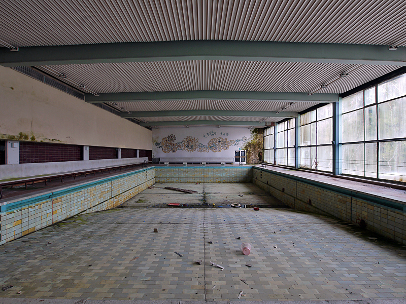 Schwimmhalle1.jpg