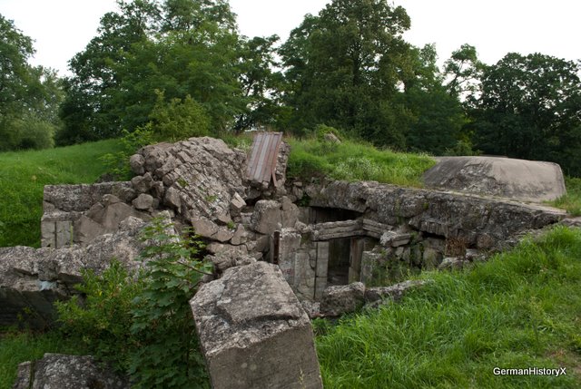 Vor Ostwall Bunker 1 0019.jpg