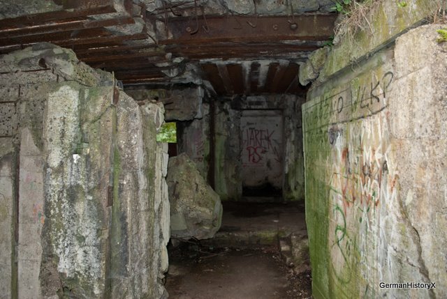 Vor Ostwall Bunker 2 0010.jpg